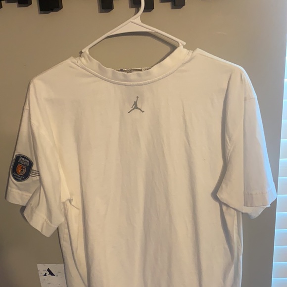 Jordan v neck - Picture 4 of 5